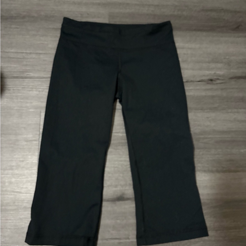 Under Armour Women's Black Capris